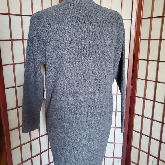 Woman's Cardigan (NWT) - Picture 6 of 10